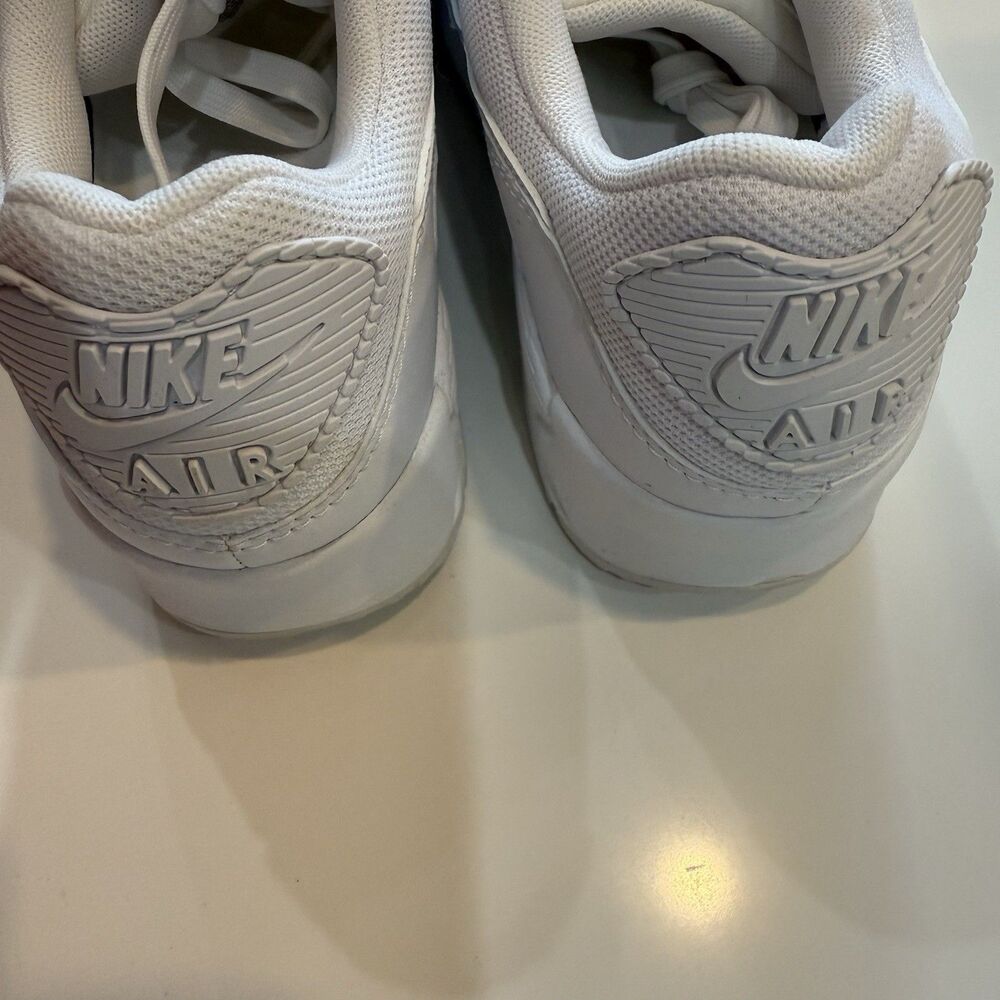 *NEW* Women's Nike Air Max 90 Triple White (DH8010 100) Size 8 - Picture 7 of 10